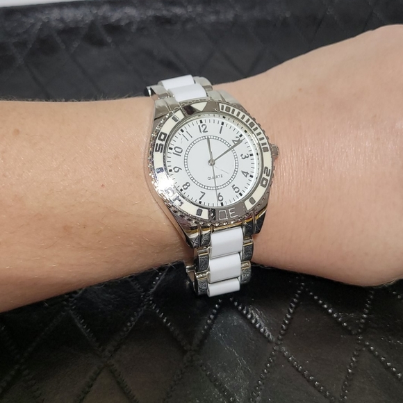 Quartz Watch (Unisex) - Picture 5 of 7